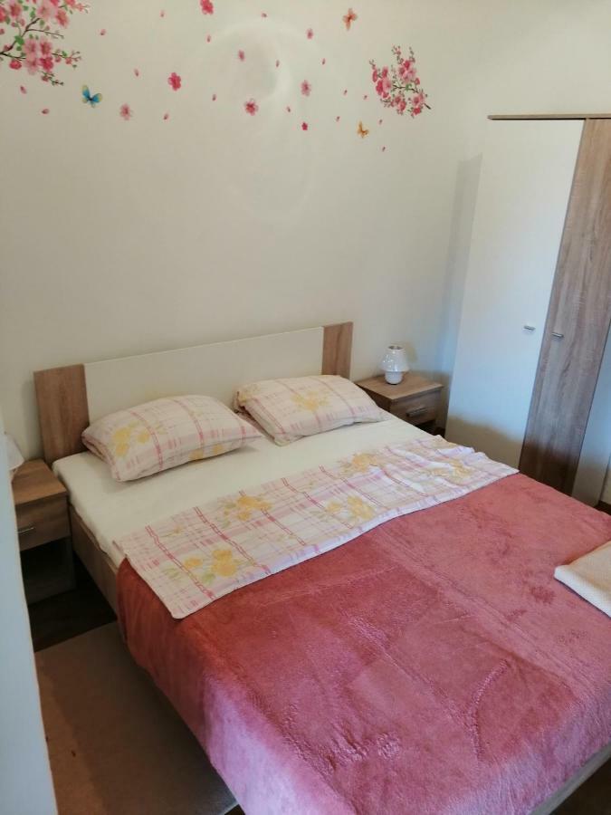 Apartamento Apartman Tea Pula Exterior foto