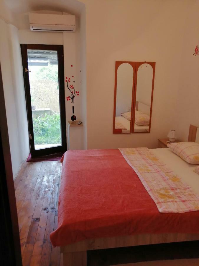 Apartamento Apartman Tea Pula Exterior foto