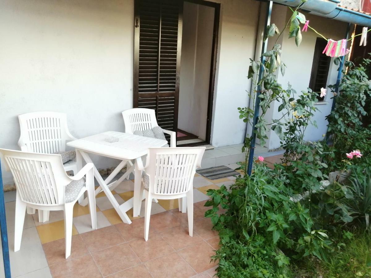 Apartamento Apartman Tea Pula Exterior foto
